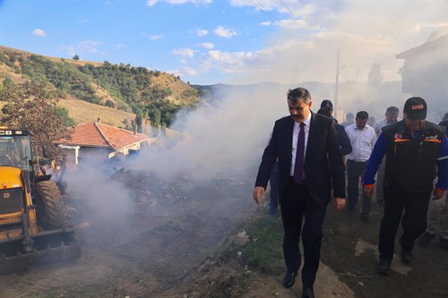 Valimiz Sayın Mustafa ÇİFTÇİ Kubbedin Köyümüzdeki Yangında İncelemelerde Bulundu