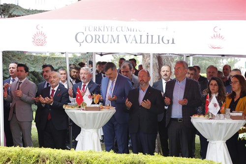 Ramazan Bayramı Bayramlaşma Programı Valiliğimiz Bahçesinde Gerçekleştirildi