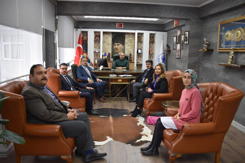 İSKİLİP BELEDİYE BAŞKANI ALİ SÜLÜK VE AB TEMAS NOKTALARIMIZ PROJE ÇALIŞANLARI ZEHRA KÖSE VE FATİH UÇAR İLE PROJE İSTİŞARE TOPLANTISI